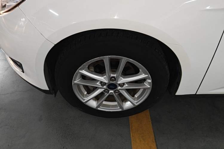 Used Ford Focus 2017 Hatchback 1.6L Automatic Fashion Edition Smart Drive Version Left Front Wheel Hub