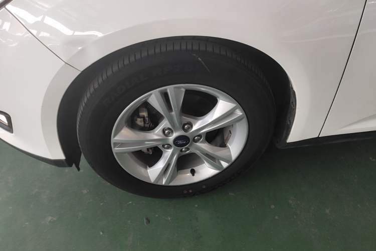 Used Ford Focus 2017 Sedan 1.6L Manual Comfort Plus SmartDrive Edition Left Front Wheel Hub