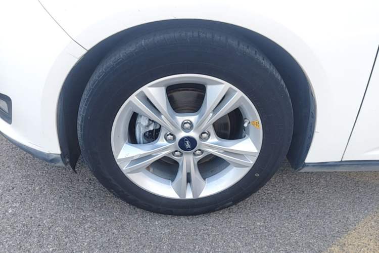 Used Ford Focus 2017 Hatchback 1.6L Automatic Comfort Plus SmartDrive Edition Left Front Wheel Hub
