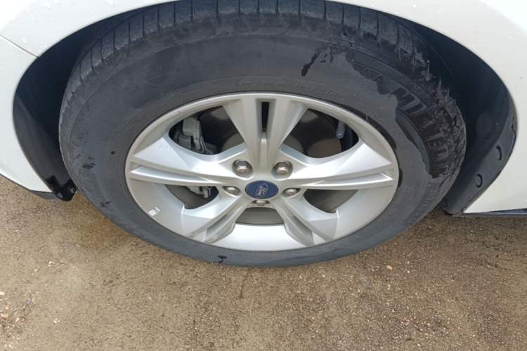 Used Ford Focus 2017 Hatchback 1.6L Automatic Comfort Plus SmartDrive Edition Left Front Wheel Hub