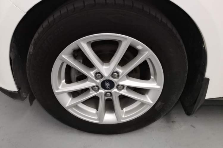 Used Ford Focus 2017 Hatchback 1.6L Automatic Fashion Edition Smart Drive Version Left Front Wheel Hub