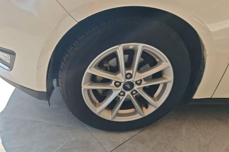 Used Ford Focus 2017 Sedan 1.6L Manual Fashion Edition Smart Drive Version Left Front Wheel Hub