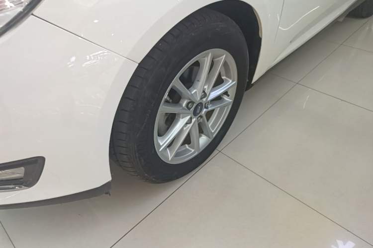 Used Ford Focus 2017 Hatchback 1.6L Automatic Fashion Edition Smart Drive Version Left Front Wheel Hub