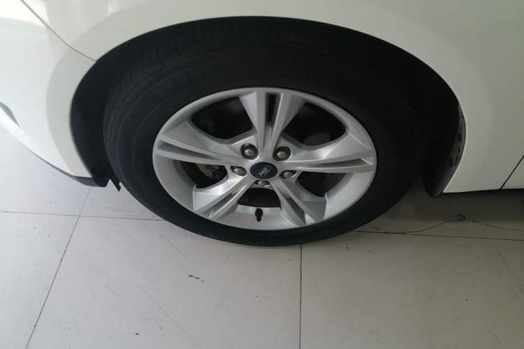 Used Ford Focus 2017 Hatchback 1.6L Automatic Comfort Plus SmartDrive Edition Left Front Wheel Hub