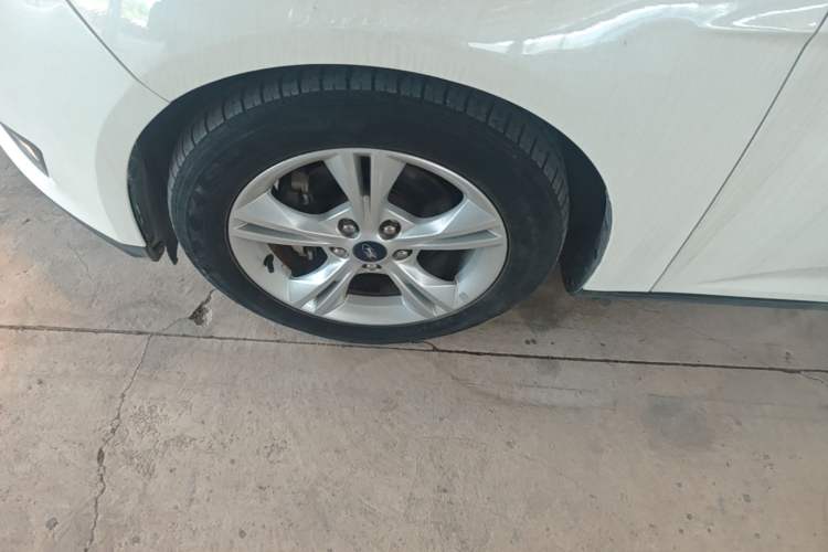 Used Ford Focus 2017 Hatchback 1.6L Automatic Comfort Plus SmartDrive Edition Left Front Wheel Hub