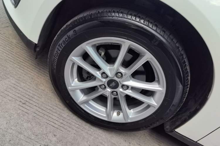 Used Ford Focus 2017 Sedan 1.6L Manual Fashion Edition Smart Drive Version Left Front Wheel Hub