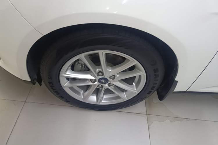 Used Ford Focus 2017 Hatchback 1.6L Automatic Fashion Edition Smart Drive Version Left Front Wheel Hub