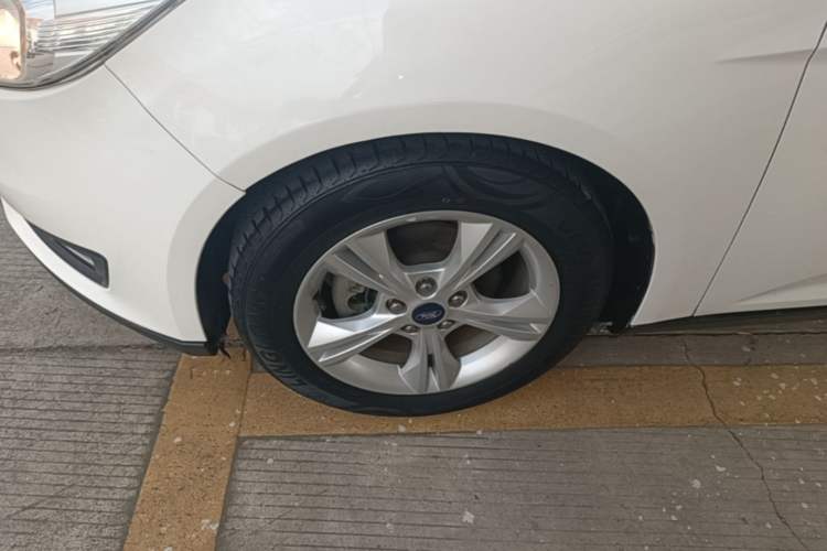 Used Ford Focus 2017 Hatchback 1.6L Automatic Comfort Plus SmartDrive Edition Left Front Wheel Hub
