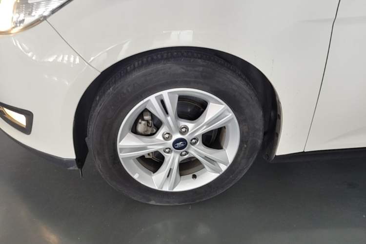 Used Ford Focus 2017 Hatchback 1.6L Automatic Comfort Plus SmartDrive Edition Left Front Wheel Hub