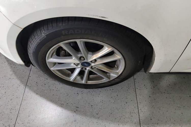 Used Ford Focus 2017 Hatchback 1.6L Manual Fashion Edition SmartDrive Version Left Front Wheel Hub