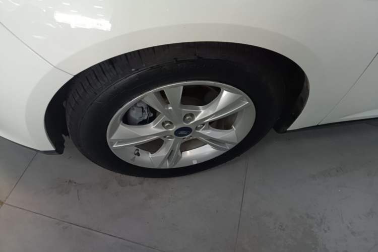 Used Ford Focus 2017 Hatchback 1.6L Automatic Comfort Plus SmartDrive Edition Left Front Wheel Hub
