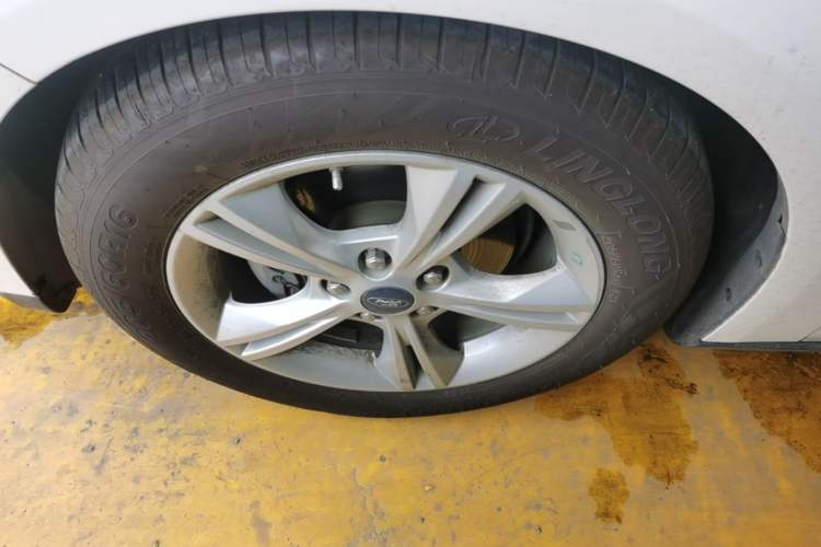 Used Ford Focus 2017 Hatchback 1.6L Automatic Comfort Plus SmartDrive Edition Left Front Wheel Hub