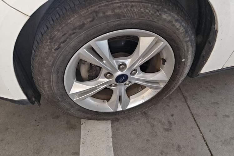 Used Ford Focus 2017 Hatchback 1.6L Manual Comfort Plus SmartDrive Edition Left Front Wheel Hub