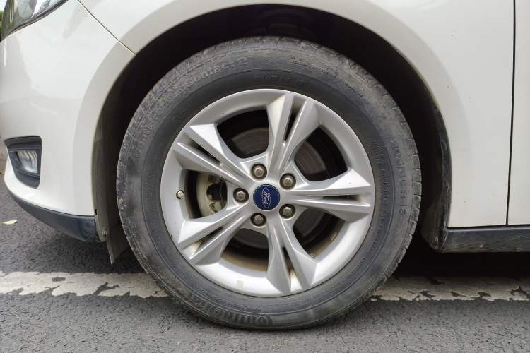Used Ford Focus 2017 Sedan 1.6L Manual Comfort Plus SmartDrive Edition Left Front Wheel Hub