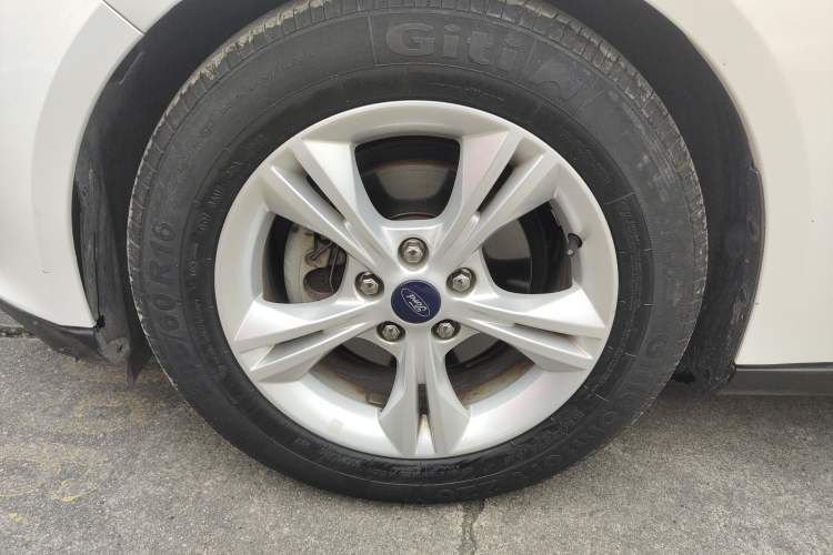 Used Ford Focus 2017 Hatchback 1.6L Automatic Comfort Plus SmartDrive Edition Left Front Wheel Hub