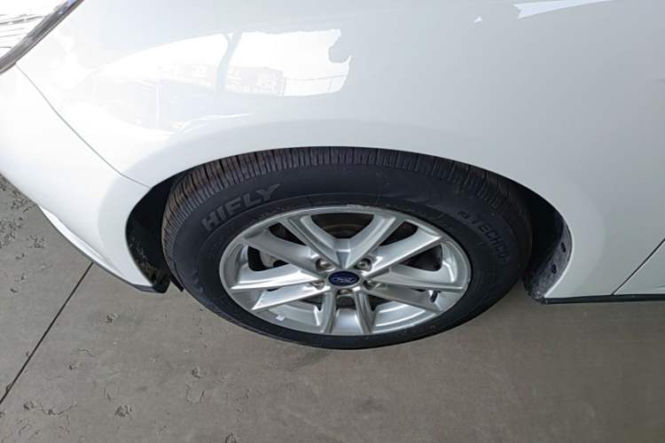 Used Ford Focus 2017 Hatchback 1.6L Automatic Fashion Edition Smart Drive Version Left Front Wheel Hub