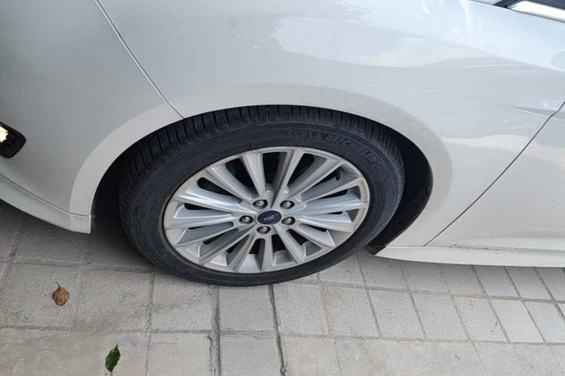 Used Ford Focus 2017 Hatchback EcoBoost 180 Automatic Sport Model Left Front Wheel Hub
