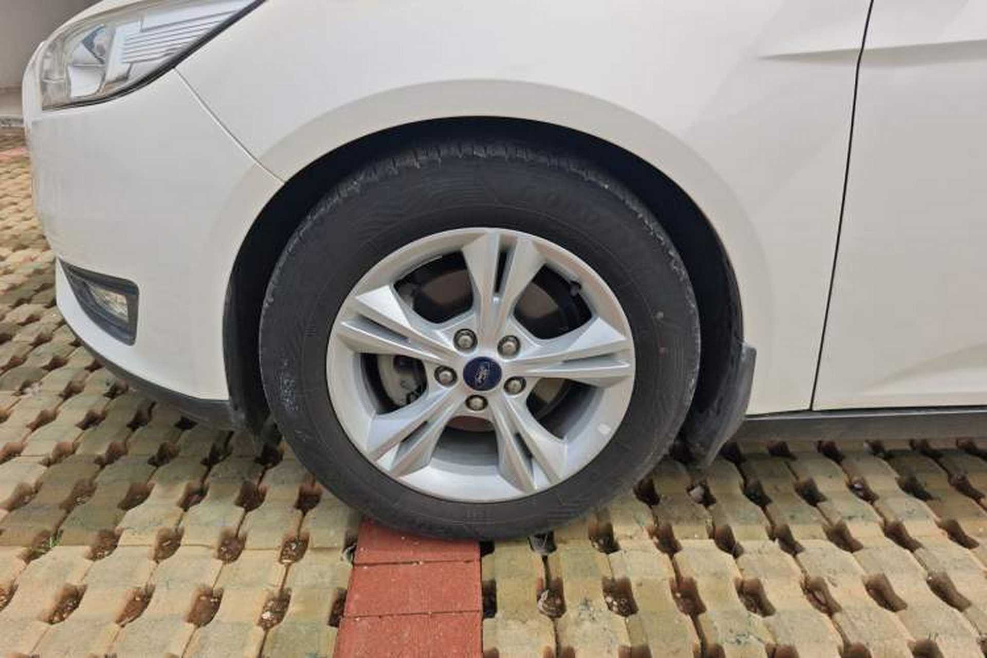 Used Ford Focus 2017 Hatchback 1.6L Automatic Comfort Plus SmartDrive Edition Left Front Wheel Hub