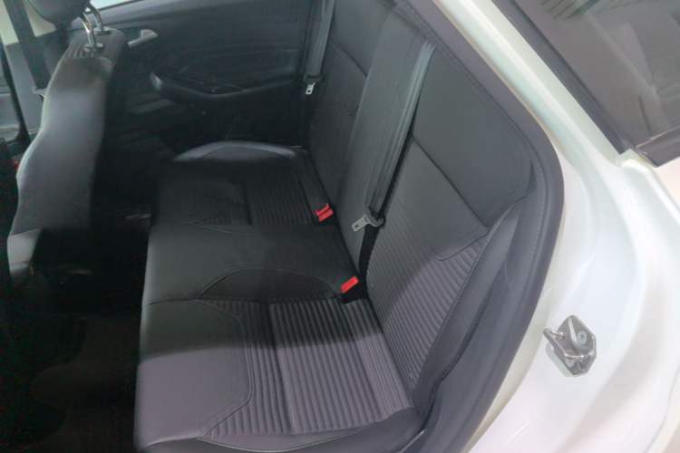 Used Ford Focus 2017 Sedan 1.6L Automatic Fashion Edition Smart Drive Version Left Rear Seat