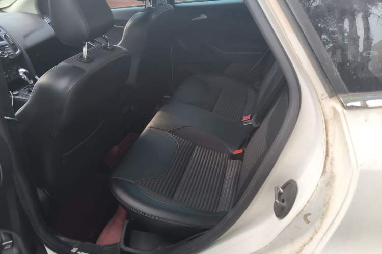 Used Ford Focus 2017 Sedan 1.6L Automatic Fashion Edition Smart Drive Version Left Rear Seat