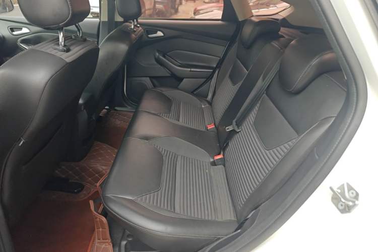 Used Ford Focus 2017 Hatchback 1.6L Automatic Fashion Edition Smart Drive Version Left Rear Seat