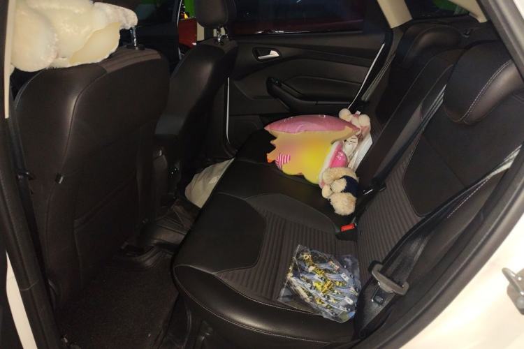 Used Ford Focus 2017 Sedan EcoBoost 125 Automatic Supreme Style SmartDrive Edition Left Rear Seat