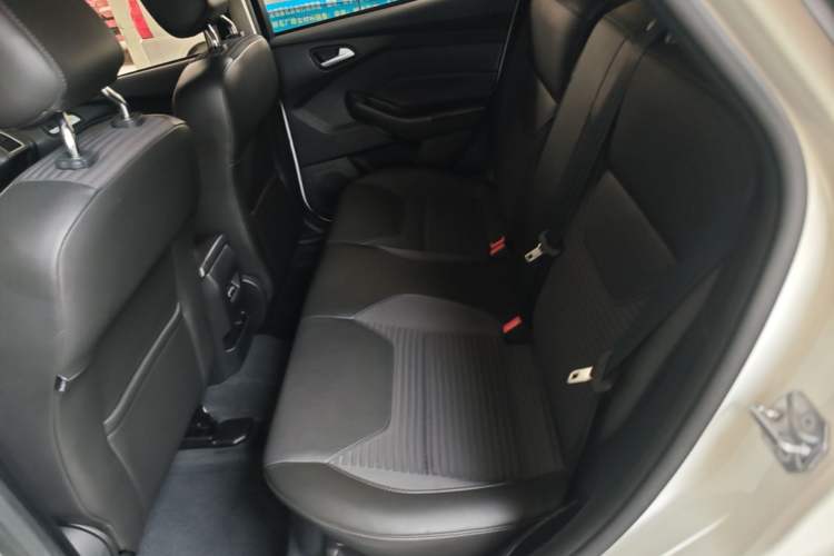 Used Ford Focus 2017 Hatchback 1.6L Automatic Fashion Edition Smart Drive Version Left Rear Seat