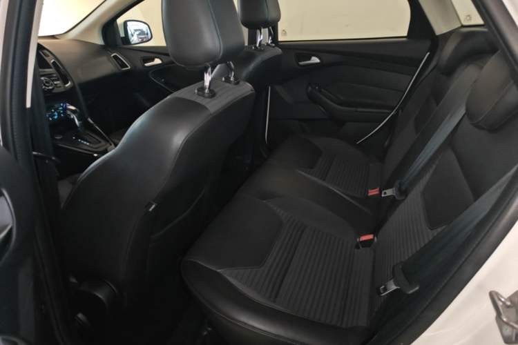 Used Ford Focus 2017 Sedan 1.6L Automatic Fashion Edition Smart Drive Version Left Rear Seat