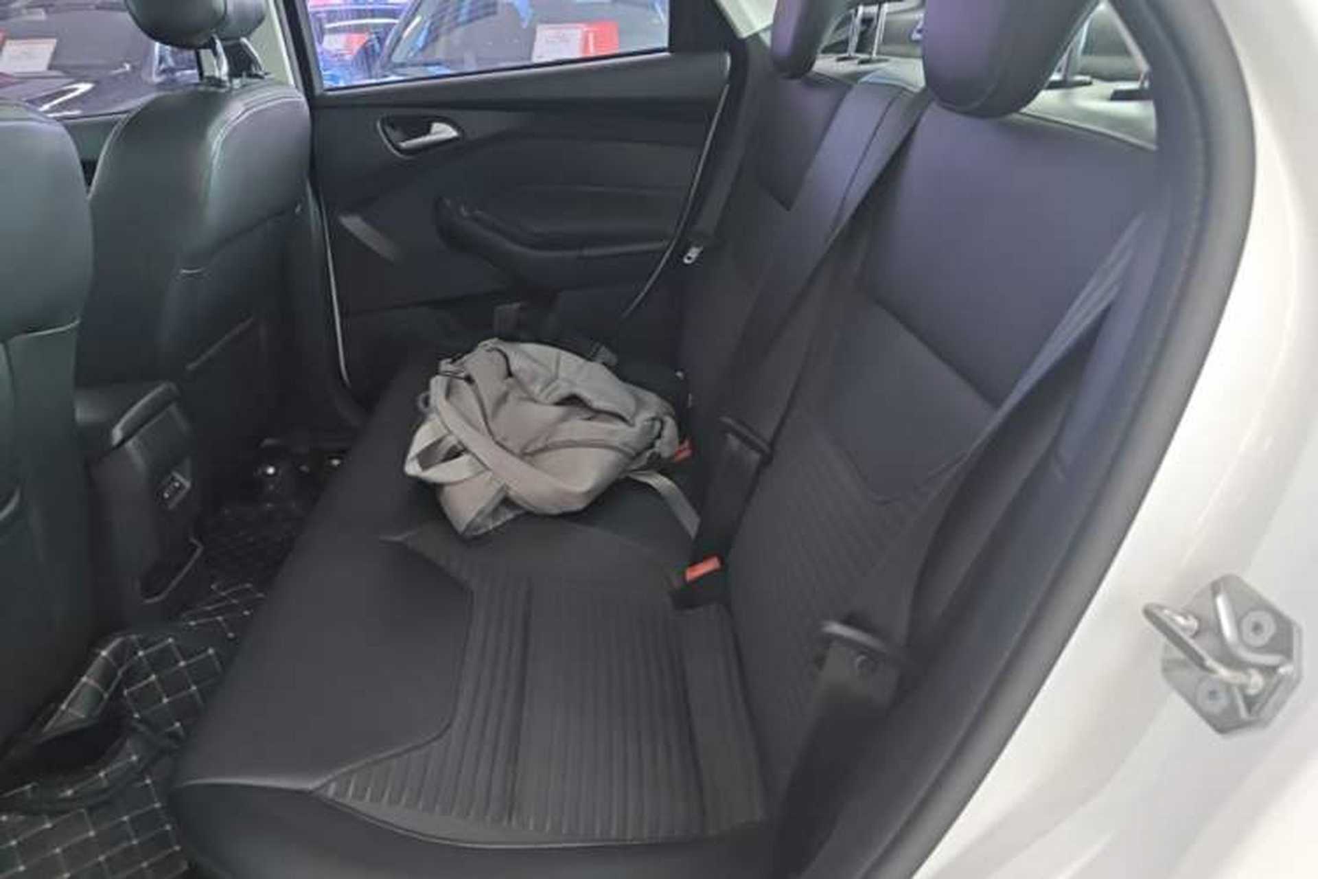 Used Ford Focus 2017 Sedan 1.6L Automatic Fashion Edition Smart Drive Version Left Rear Seat