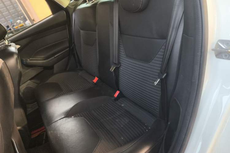 Used Ford Focus 2017 Sedan 1.6L Automatic Fashion Edition Smart Drive Version Left Rear Seat