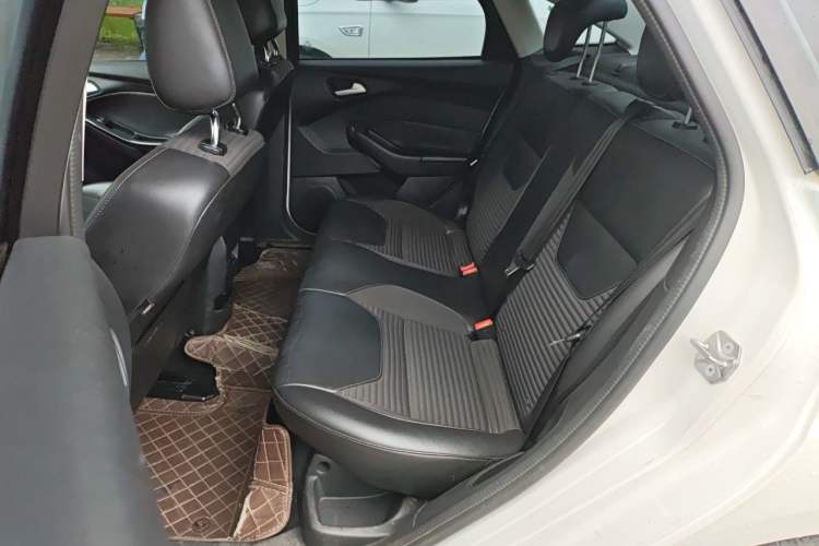 Used Ford Focus 2017 Sedan 1.6L Manual Fashion Edition Smart Drive Version Left Rear Seat
