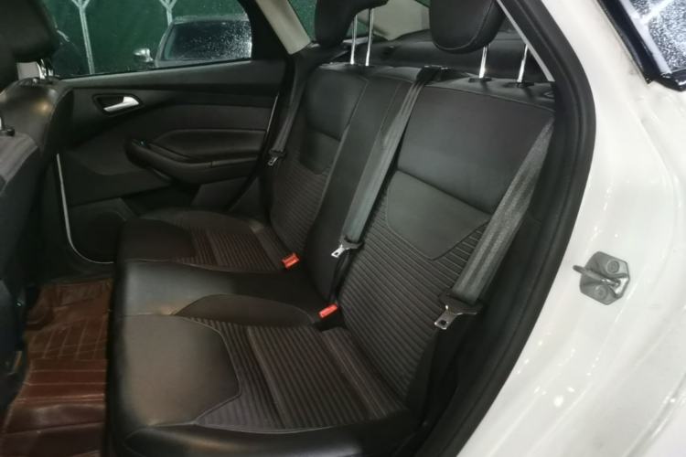 Used Ford Focus 2017 Sedan EcoBoost 125 Automatic Supreme Style SmartDrive Edition Left Rear Seat