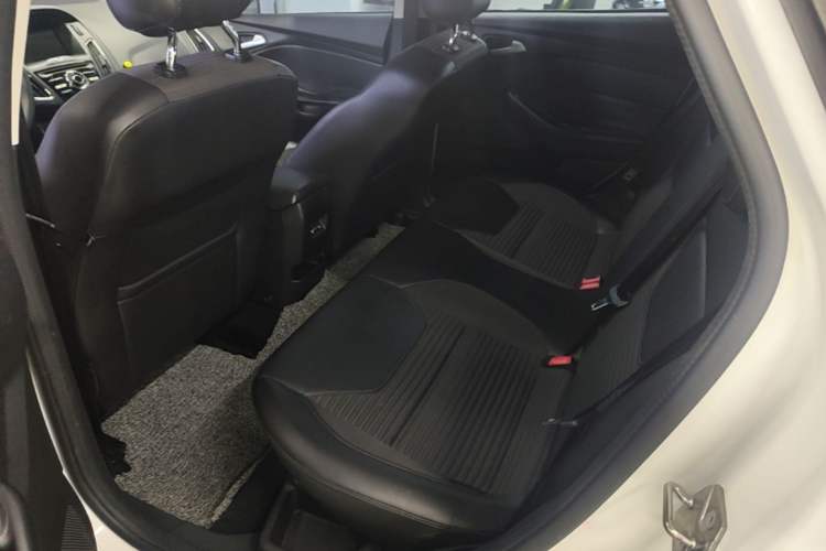 Used Ford Focus 2017 Hatchback 1.6L Automatic Fashion Edition Smart Drive Version Left Rear Seat