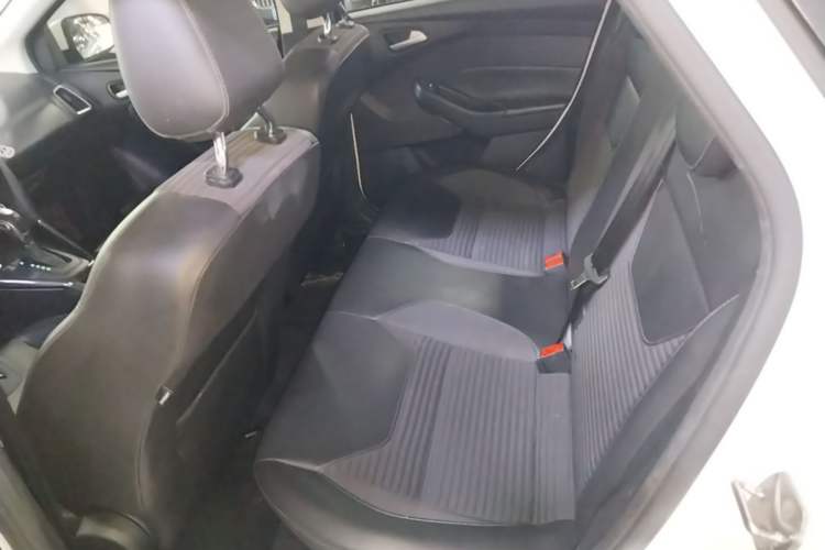 Used Ford Focus 2017 Sedan 1.6L Automatic Fashion Edition Smart Drive Version Left Rear Seat