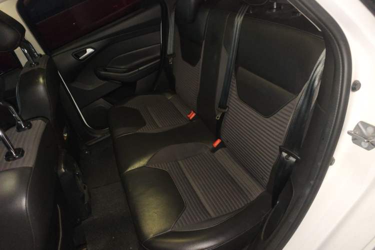 Used Ford Focus 2017 Sedan 1.6L Manual Fashion Edition Smart Drive Version Left Rear Seat
