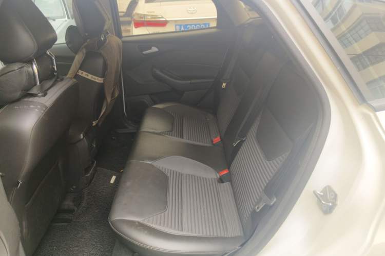 Used Ford Focus 2017 Hatchback 1.6L Automatic Fashion Edition Smart Drive Version Left Rear Seat