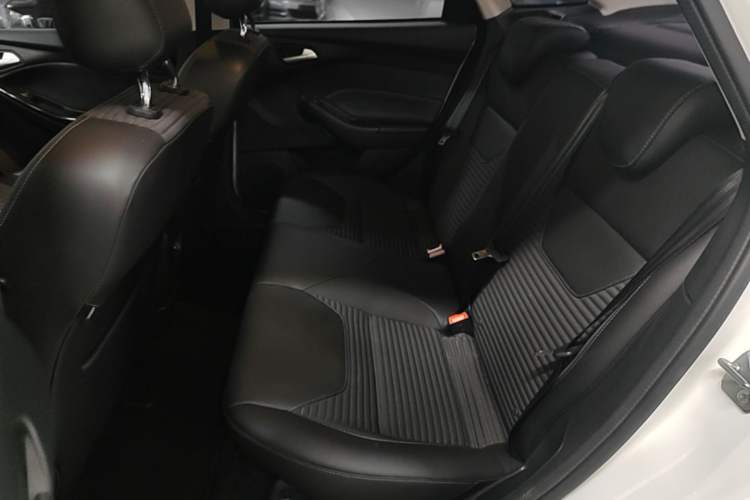 Used Ford Focus 2017 Sedan EcoBoost 125 Automatic Supreme Style SmartDrive Edition Left Rear Seat