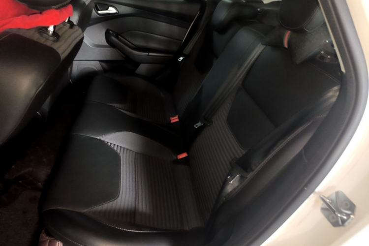 Used Ford Focus 2017 Sedan 1.6L Manual Fashion Edition Smart Drive Version Left Rear Seat