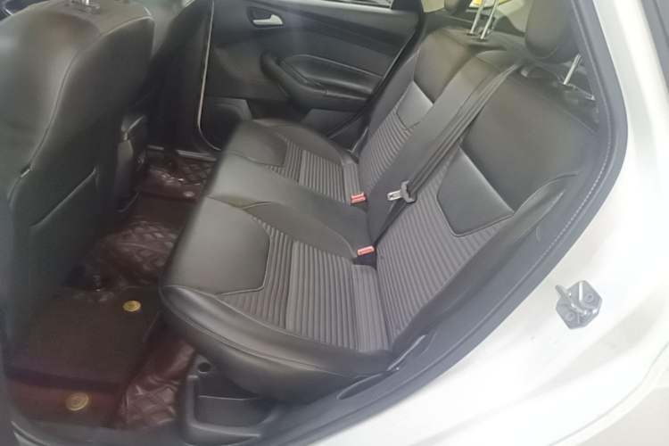 Used Ford Focus 2017 Hatchback 1.6L Automatic Fashion Edition Smart Drive Version Left Rear Seat
