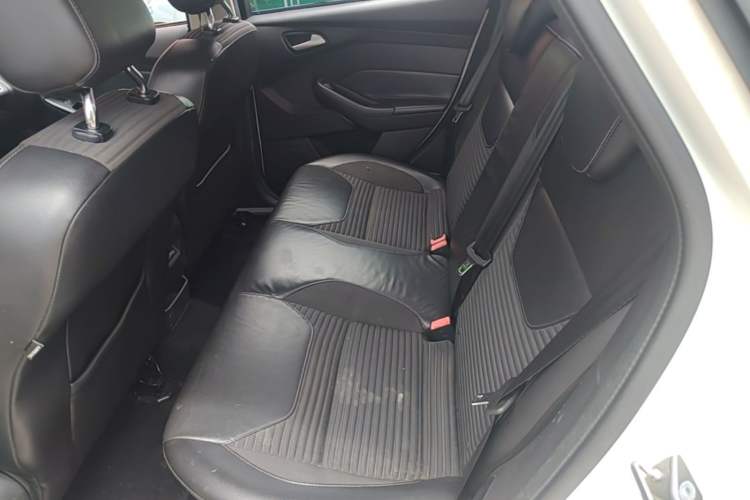 Used Ford Focus 2017 Sedan 1.6L Automatic Fashion Edition Smart Drive Version Left Rear Seat