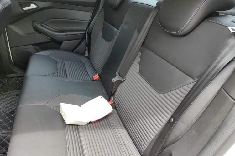 Used Ford Focus 2017 Sedan 1.6L Automatic Fashion Edition Smart Drive Version Left Rear Seat