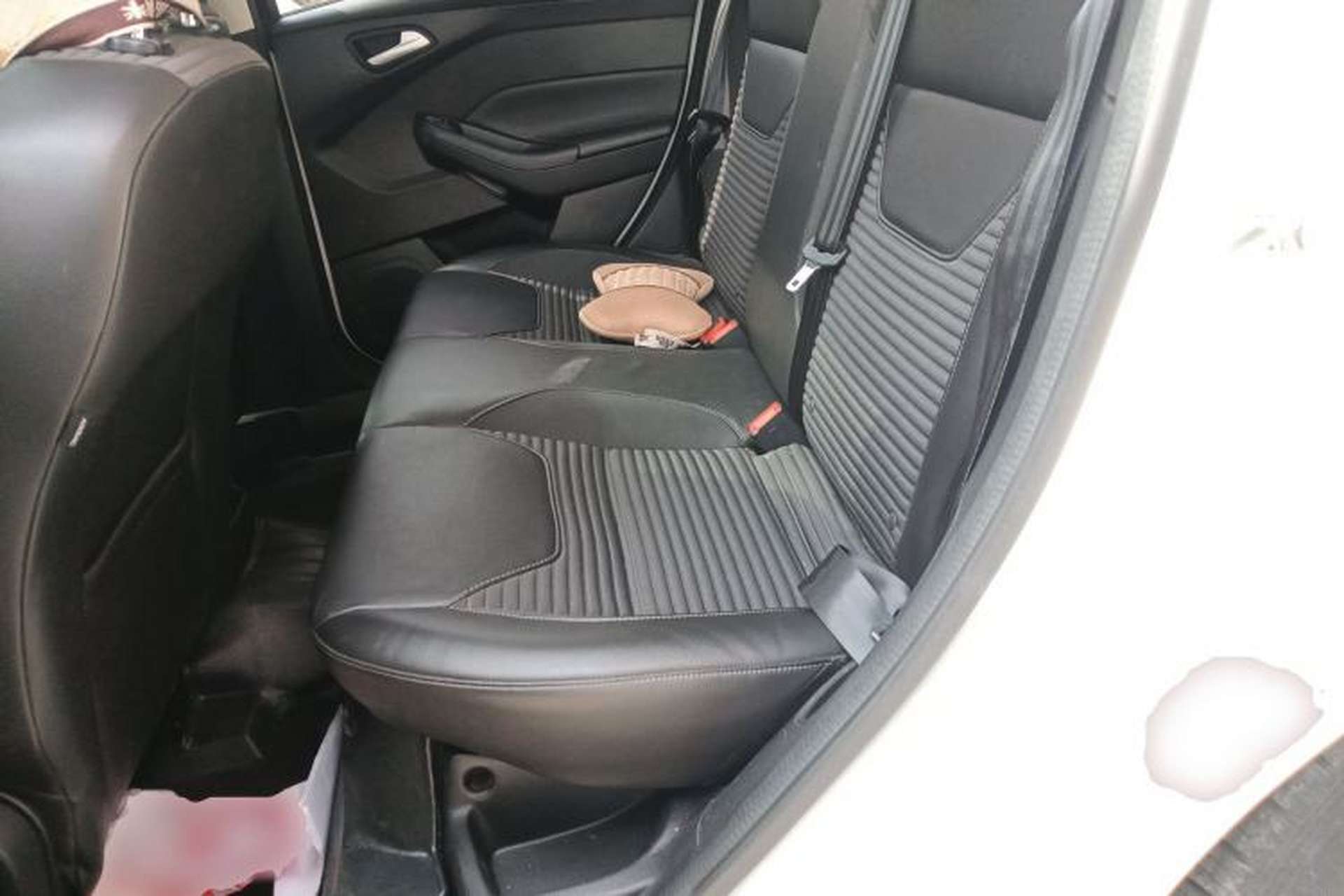 Used Ford Focus 2017 Hatchback 1.6L Automatic Fashion Edition Smart Drive Version Left Rear Seat