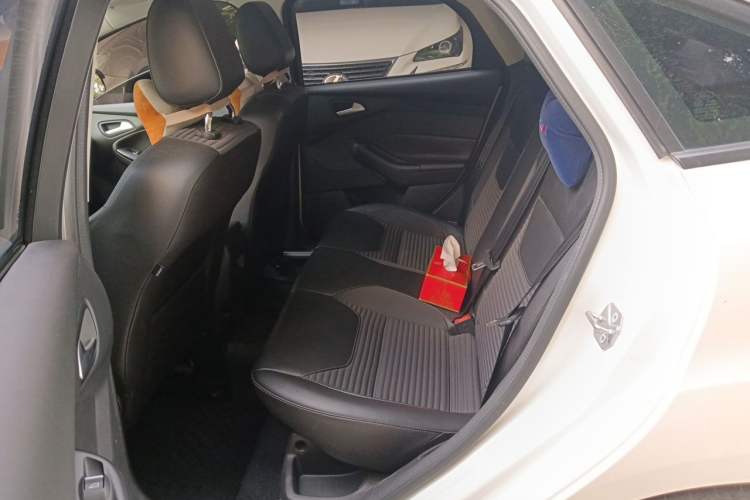 Used Ford Focus 2017 Sedan EcoBoost 125 Automatic Supreme Style SmartDrive Edition Left Rear Seat