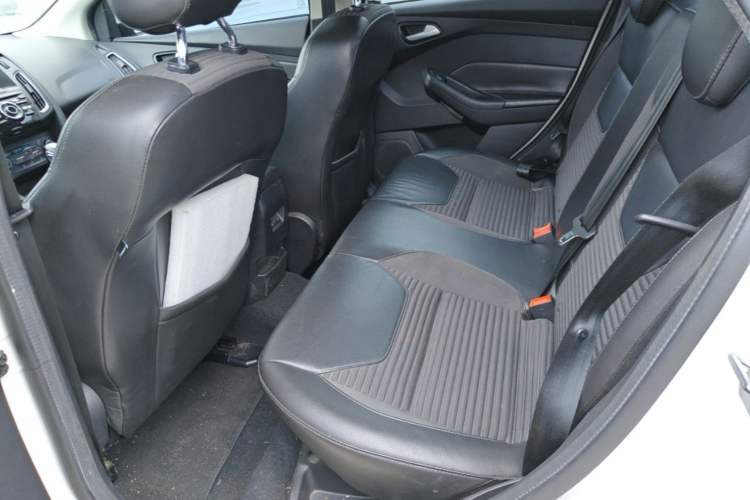 Used Ford Focus 2017 Sedan EcoBoost 125 Automatic Supreme Style SmartDrive Edition Left Rear Seat