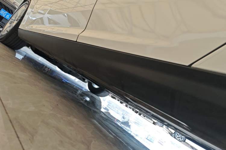 Used Ford Focus 2017 Sedan 1.6L Automatic Comfort Plus SmartDrive Edition Left Side Sill