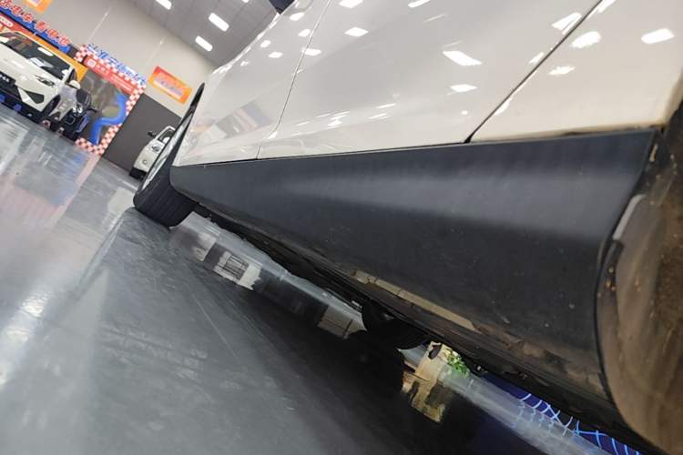 Used Ford Focus 2017 Hatchback 1.6L Automatic Fashion Edition Smart Drive Version Left Side Sill