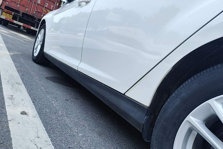 Used Ford Focus 2017 Sedan EcoBoost 180 Automatic Elite Model Left Side Sill