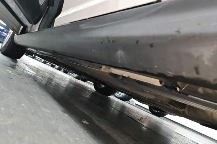 Used Ford Focus 2017 Hatchback 1.6L Automatic Fashion Edition Smart Drive Version Left Side Sill