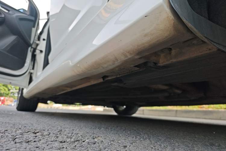 Used Ford Focus 2017 1.5T CTCC White and Black Limited Edition Left Side Sill