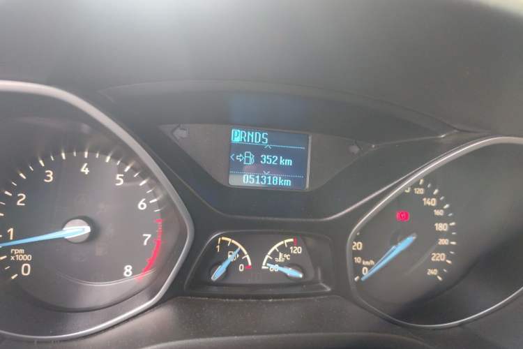 Used Ford Focus 2017 Sedan 1.6L Automatic Fashion Edition Smart Drive Version Odometer Close Up